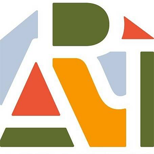 Roxanne Hale - Logo