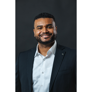 Omar Regalado sr - Realtor SERHANT