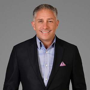 Ivan Arjona RE/MAX The Woodlands & Spring - Logo