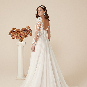 Wolsfelt's Bridal - Logo