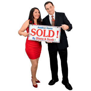 Realtor Diana Sacoto with Remax Town & Country Realty - Logo